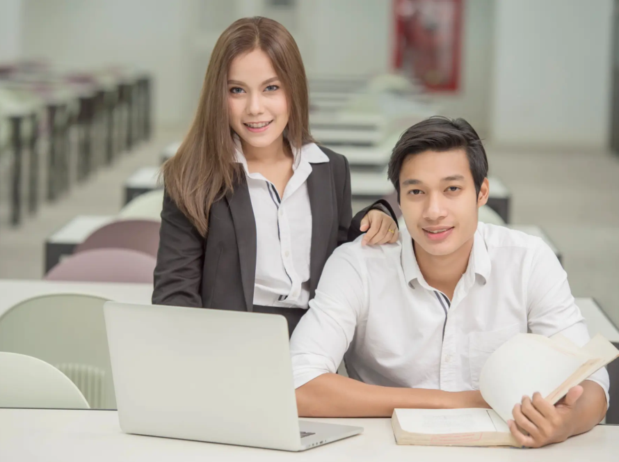 College students who's parents are considering hiring SLK law group